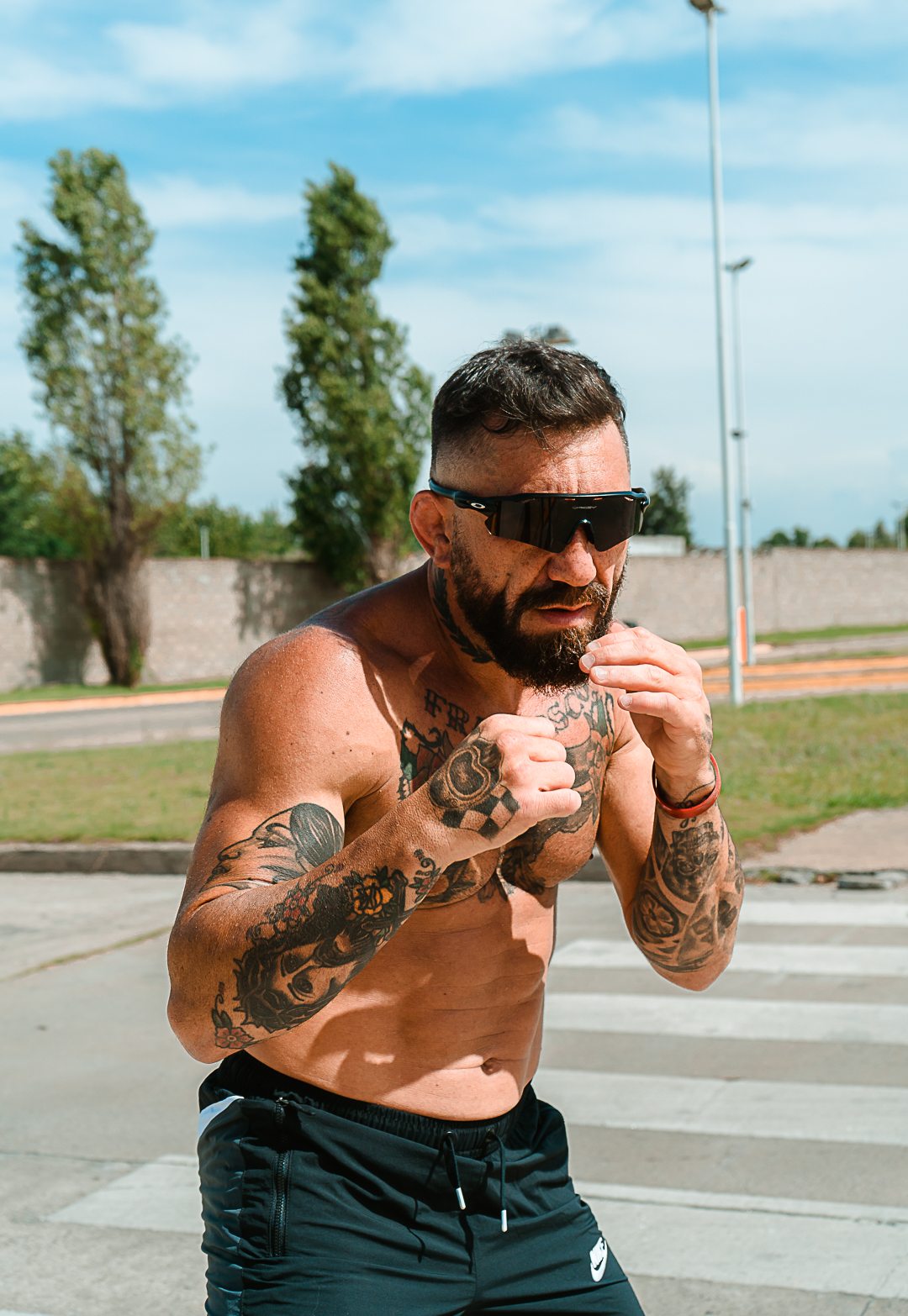 Produccion deportiva LATINOS TUNED con campeon MMA